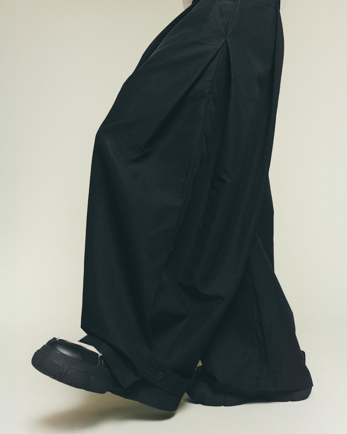 Pleated Wide Pants - Black